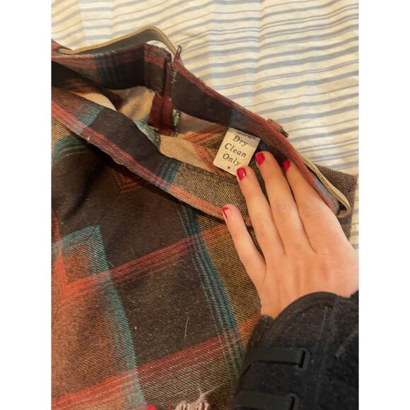 Vintage Wool Plaid Skirt with Belt - 60's or 70's - Size 6 but fits like S/XS - Picture 4 of 5